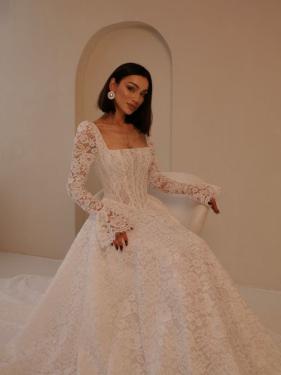 Agnieszka Swiatly - Couture Brautkleid, Spitze, lange Ärmel, Corsage, Extravangt Hochzeitskleid - Hänsel & Gretel 