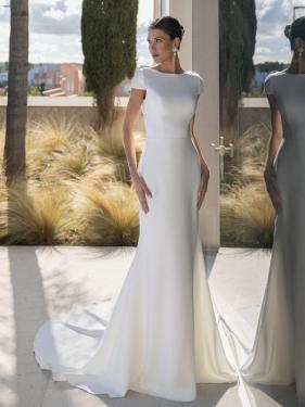 Diane Legrand - hochgeschlossenes Cleanchic Brautkleid, kurze Ärmel, tiefer Rückenausschnitt - Hänsel & Gretel