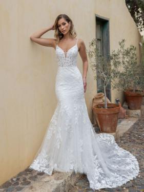 Diane Legrand - enges, fitflair Brautkleid, Schleppe, Spitze  - Hänsel & Gretel