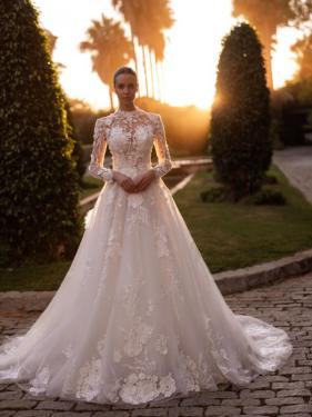 Milan Bridal - A-Linien Brautkleid, Blumenmuster, 3D Blüten, lange Ärmel, Rückenausschnitt, Schleppe - Hänsel & Gretel