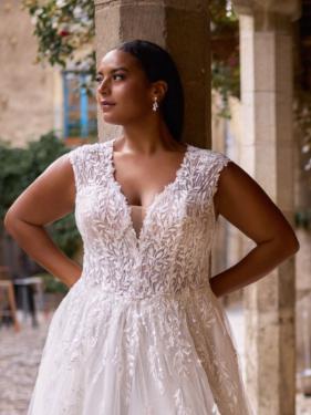 Tres Chic - Curvy Brautkleid, A-Linie, Blumenmuster, Schleppe - Hänsel & Gretel